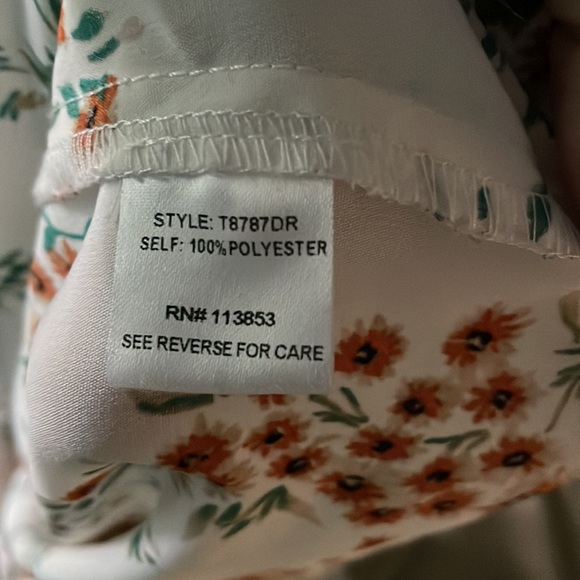 SUGAR + LIPS Floral V-Neck Blouse - So Pretty! - Size Large - Picture 7 of 7